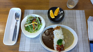 P-01 Runsカレーランチ 990円。美味
