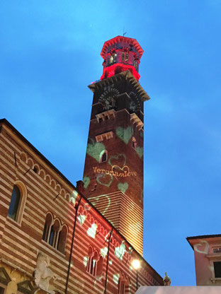 Torre dei Lamberti a Verona illuminata per Verona in Love manifestazione San Valentino Veneto Italia