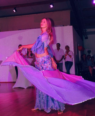 Bild von Melina in Bauchtanzkleid