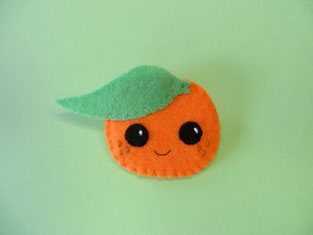 Broche fantaisie feutrine, fruit kawaii, fait main