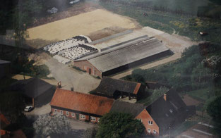 Milchviehbetrieb in den 90er Jahren. Kleiner landwirtschaftlicher Betrieb