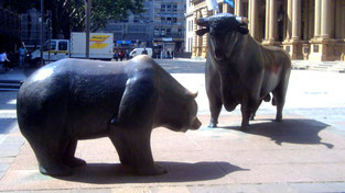 Bull & Bear (symbolisches Zeichen für den Kapitalmarkt)