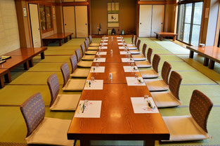 岐阜,海津,平田,南濃,おちょぼさん,千代保稲荷,養老,輪之内,安八,羽島,大垣,関ヶ原,瑞穂,穂積,愛西,津島,桑名,多度,長島,鈴鹿,名古屋,木曽三川公園,クレール平田,月見の里,海津温泉,水晶の湯,水郷パークセンター,海津市歴史民俗資料館,なまず,鯰,うなぎ,鰻,もろこ,鯉,鮎,あゆ,蒲焼,佃煮,川魚料理,観光,レジャー,初詣,月越参り,旅行,トラベル,商売繁盛,参拝,祈願,神社,料理,宴会,グルメ,食事,ランチ,定食,個室,座敷,テーブル席,油揚げとロウソク