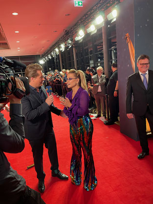 Lars-Christian Karde mit Anastacia auf dem roten Teppich der Goldenen Henne in Leipzig.