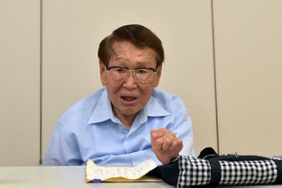 語り部として歴史を伝承する神谷文義さん（90歳）