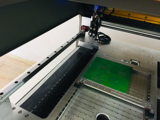 SMALLSMT LYNX 32x slot CL Feeder on West side