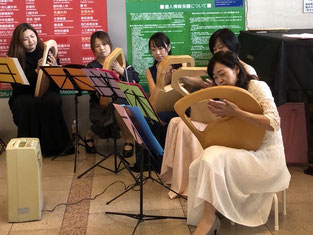 癒しの楽器 ライアー演奏会の様子