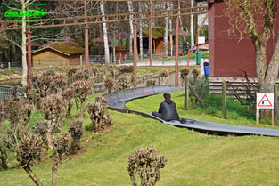 Spessart Flitzer Sommerrodelbahn Wiegand Rodelbahn Erlebnispark Steinau an der Straße Freizeitpark Themepark Info News Attraktionen Park Plan Map Guide Fotos Bilder Fahrgeschäfte Preise