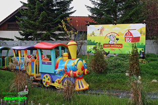 Verrückte Bauernhoffahrt SBF Visa Looney Tooter Train  freizeit land Geiselwind freizeitland freizeitpark themepark guide map parkplan anfahrt achterbahn attraktion karussell adresse preise 