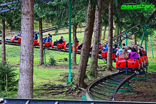 Marienkäferbahn Zierer Tivoli Coaster Rollercoaster Achterbahn Freizeitpark Fort Fun Abenteuerland Freizeitpark