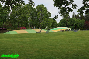 Mega Hüpfkissen Panorama Park Sauerland Freizeitpark Ausflugsziel Wildpark Rodelbahn Sommer Ausflugsziel Familien Ausflug Info Attraktionen Fahrgeschäfte Tiere