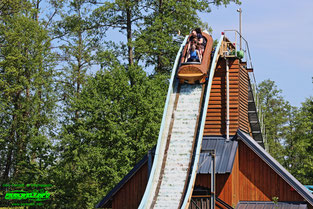 La Rivière Sauvage Log Flume Soquet Wildwasserbahn Wasserbahn  Freizeitpark Themepark Amusementpark Info Preise Attraktionen Achterbahn Park Plan Frankreich Europa Bilder Adresse