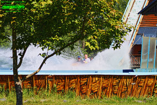 La Rivière Sauvage Log Flume Soquet Wildwasserbahn Wasserbahn  Freizeitpark Themepark Amusementpark Info Preise Attraktionen Achterbahn Park Plan Frankreich Europa Bilder Adresse