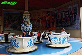 Kaffeetassenfahrt Tea Cup Mack Rides Kaffeetassen Fahrt Erlebnispark Tripsdrill Cleebronn Baden Württemberg Freizeitpark Themepark Wildpark Attraktionen Fahrgeschäfte Park Plan Parkplan Map Guide Anfahrt Adresse Achterbahn 