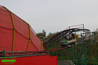 Drachenhöhle Zierer Rides Hell Diver Attraktion Karussell Karussell  Achterbahn Freizeitland Freizeit Land Geiselwind Bayern Mölter Attraktion