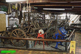 Landwirtschaftliche Geräte Ausstellung Tolk Schau Familien Freizeitpark Tolk Schleswig Holstein Attraktionen Fahrgeschäfte Grillhütte Adresse Themepark Achterbahn