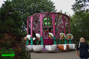 Eiertanz Technical Park Apollo 2000 Egg Dance Tier Freizeitpark Thüle Friesoythe Niedersachsen Attraktionen Adresse Map Guide Park Plan Achterbahn Rollercoaster Tiere Fahrgeschäfte Infos 