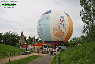 Le Ballon du Roi Aerophile Fesselballon Le Parc du Petit Prince Freizeitpark Themepark Amusementpark Frankreich France kleiner prinz Attraktionen Achterbahn Show Info News Freizeit Preise Öffnungszeiten Parkplatz Anfahrt Adresse