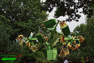 Airboat Huss Rides Tier Freizeitpark Thüle Friesoythe Niedersachsen Attraktionen Adresse Map Guide Park Plan Achterbahn Rollercoaster Tiere Fahrgeschäfte Infos 