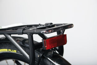 Für Gadget-Fans: das Rücklicht ist in den Gepäckträger integriert