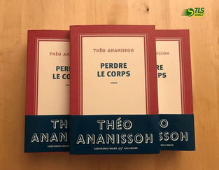 Couverture Perdre le corps #Roman #Style #Romantique #Séduction #Amour #Femme #Sensualité #Contrat #Liaison #Afrique #Togo #Corruption #Capitale #Brousse