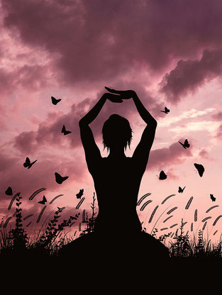 femme méditation relaxation sérénité bien-être mieux-être  équilibre 