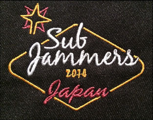 この刺繍の入ったエプロンは、参加者だけに配られるそうです。