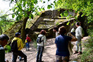 OmoGirando la Piramide Etrusca
