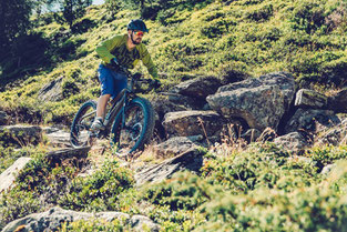 e-Mountainbike Fahrtechnik-Kurse und Touren