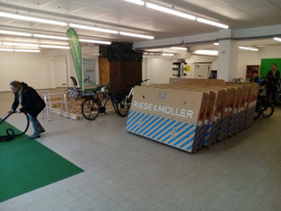 Die ersten e-Bikes treffen in der e-motion e-Bike Welt Stuttgart ein