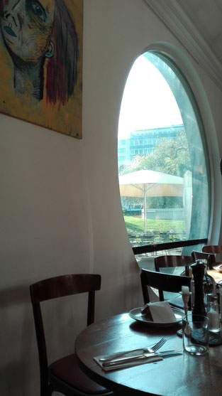 cafe zum kuss Basel Schweiz