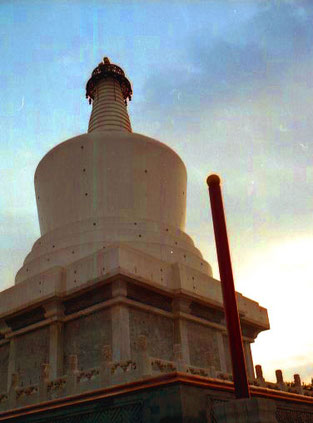 Marmorpagode im tibetischen Stil