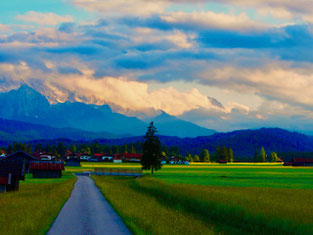 herrliches Voralpen-Panorama im Abendlicht