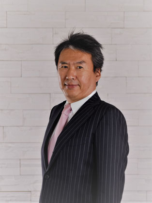 オトモア株式会社　代表取締役社長　百足敏治