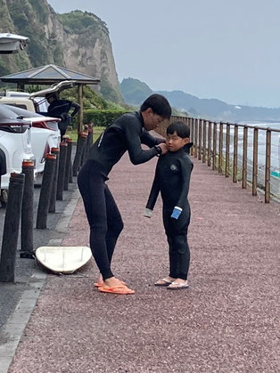 父と子の図  盗撮はHDK特派員でした。こちらからは以上です(笑)