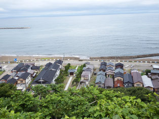 ほぼ中心に「良寛堂」です。