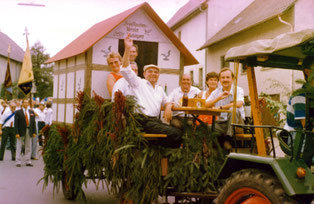 Der Brieftaubenverein Flehingen beim Umzug zur 1200 Jahrfeier 1979