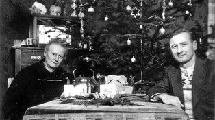 „Geschenktisch -- Weihnachten 1949“