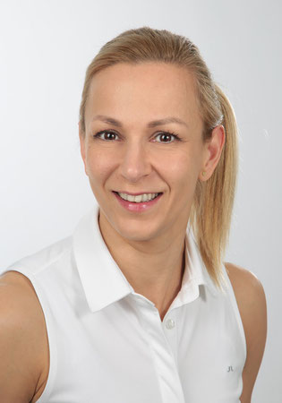 Portrait von Heilpraktikerin Henrieta Wältz, Inhaberin der Praxis Wältz in Wertheim