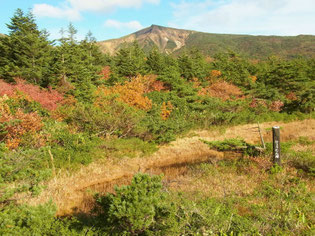 ひょうたん沼と熊野岳