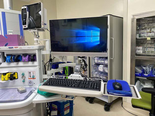 UL180シリーズモニターアームを使用したMindray A7への麻酔記録システムの設置