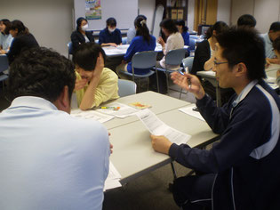 褒め合うことで会場内が和やかな雰囲気に包まれていきます