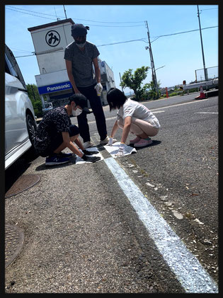 少しづつスプレー。地味です。