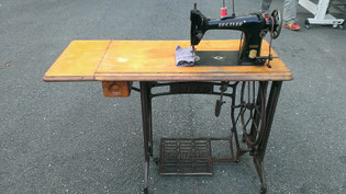 TA-1 レトロミシン 黒ミシン 工業用 職業用 リズムミシン【山口 TA-1 レトロミシン 黒ミシン 工業用 職業用 リズムミシン【山口