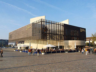 Deutsches Auswandererhaus Bremerhaven     Quelle: Wikipedia Commons. User:PhilippN