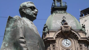 Bild: Statue Salvador Allende Cossens