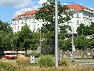 ... das benachbarte Brauhaus "Zum Waldschlösschen"