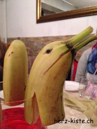 Tischdekoration aus Bananen Delfin