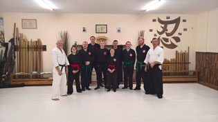 Gruppenfoto unserer Bujinkan-Gruppen (Erwachsene, Jugend und Ninja-Kids). Bujinkan Budo Taijutsu, Traditionelle Kampfkunst, Kampfsport, Schwertkampf, Kenjutsu, Stockkampf, Bojutsu, Karate, Kara-T-Robics, Shotokankarate, Battojutsu, Fitness, Tai-Chi, Marl