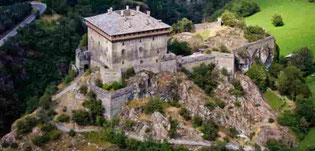 Замки долины Аоста-Италия